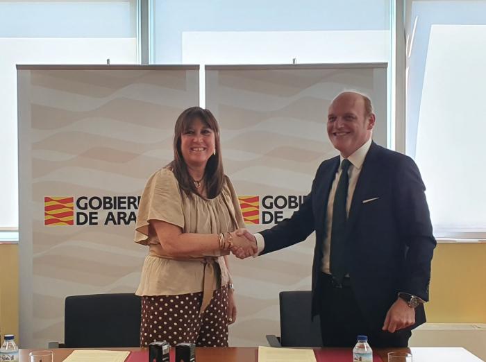Firma del convenio entre el Departamento de Sanidad y el Colegio de Odontólogos de Aragón