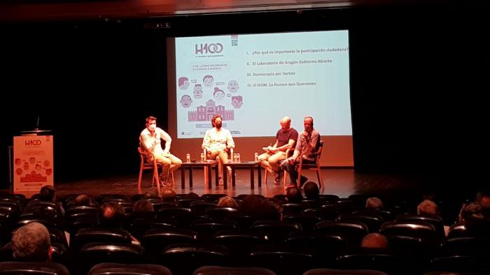 Reunión preparatoria de la jornada de participación ciudadana del proyecto "H100, la Huesca que queremos"