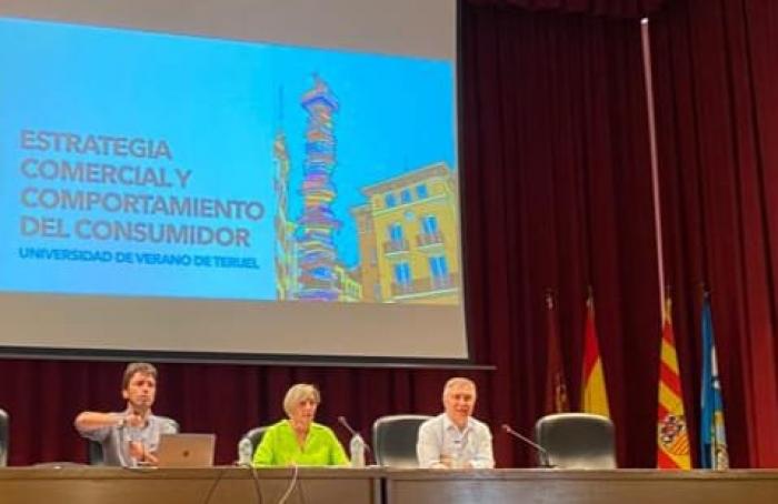 Eva Fortea presenta en Teruel un curso sobre estrategia comercial de la Universidad de Verano