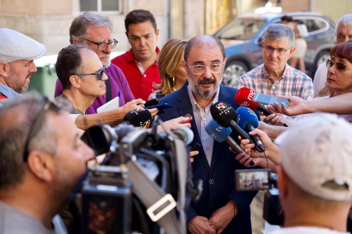 El presidente Javier Lambán, acompañado por la consejera Mayte Pérez, en su visita a Teruel