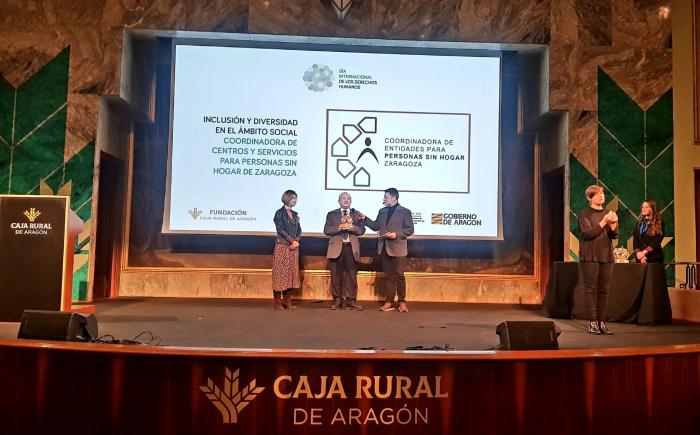 La directora gerente del IASS ha entregado el premio a la Coordinadora de Personas sin Hogar de Zaragoza