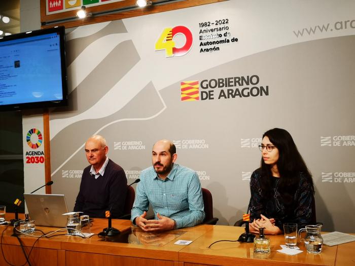 Insausti, Bayona y Camón en la presentación de la web.