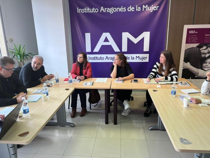 Reunión con representantes del ocio nocturno de Aragón para trabajar sobre la guía de violencia