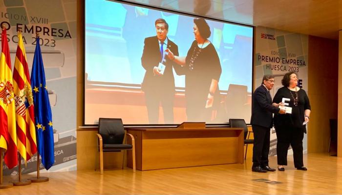 Aliaga entrega el Premio Empresa Huesca 2023 a Fribin Sat