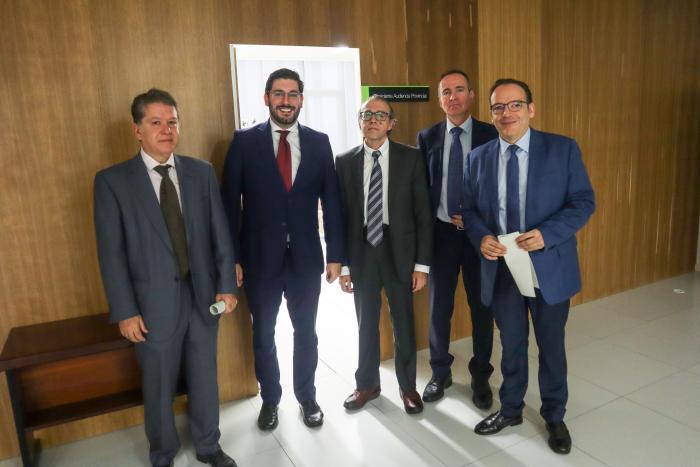 Alejandro Nolasco visita la Audiencia Provincial de Huesca