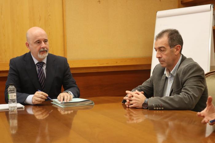 Imagen del artículo Hernández se reúne con el nuevo presidente de la FAMCP, Carmelo Pérez