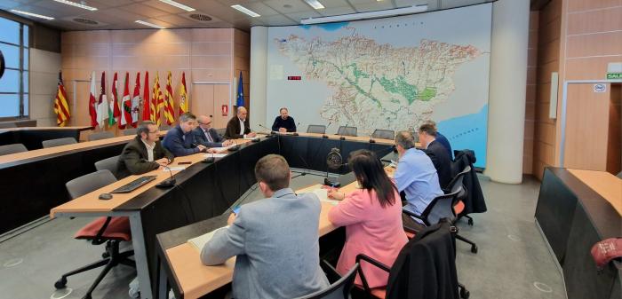 Primera reunión entre el presidente de la CHE, Carlos Arrazola y el consejero de Agricultura, Ganadería y Alimentación del Gobierno de Aragón, Angel Samper.
