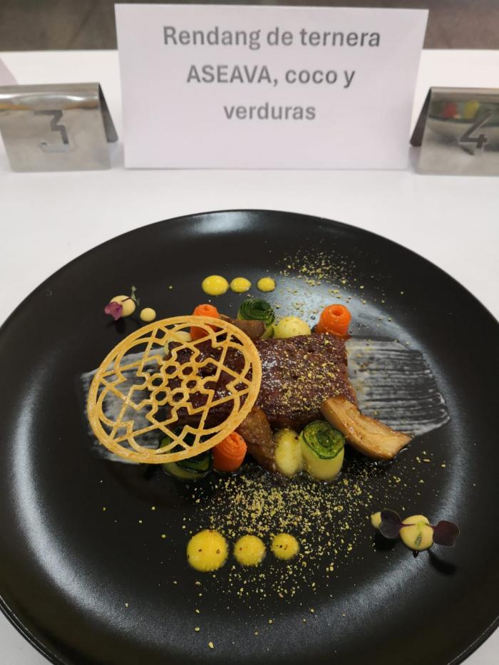 Image 0 of article Un alumno del IES Miralbueno, primer premio en el X Concurso Nacional de Cocina con carne de Ternera Asturiana