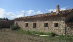 Comienza la restauración de la cubierta de la escuela del Marrio de los Mases y Tamboril en San Agustín, Teruel
