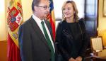 Lambán recibe a la nueva delegada del Gobierno en Aragón, Pilar Alegría