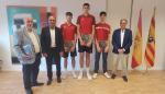 Felipe Faci felicita a las jóvenes estrellas del baloncesto aragonés por sus éxitos internacionales