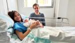 Vera, la primera aragonesa en nacer en 2024, y sus padres Maite y Carlos.