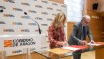 La vicepresidenta segunda del Gobierno de Aragón, Mar Vaquero, y el CEO de Teltronic, Juan Ferro, firman el convenio que pone el foco en la digitalización de las empresas
