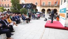 Lambán inaugura la exposición "40 años Creciendo en la provincia de Teruel