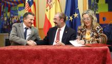 Firma de las escrituras de cesión del inmueble del Centro Aragonés de Barcelona