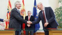 Firma del acuerdo para la cesión de patentes de Fertinagro al Gobierno de Aragón