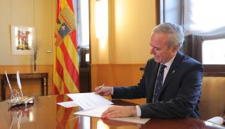 El Presidente de Aragón, Jorge Azcón, accede a su despacho en el edificio Pignatelli