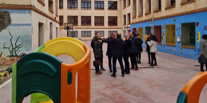 Visita al CEIP Ensanche de Teruel donde se va a llevar a cabo la ampliación y adecuación de patios