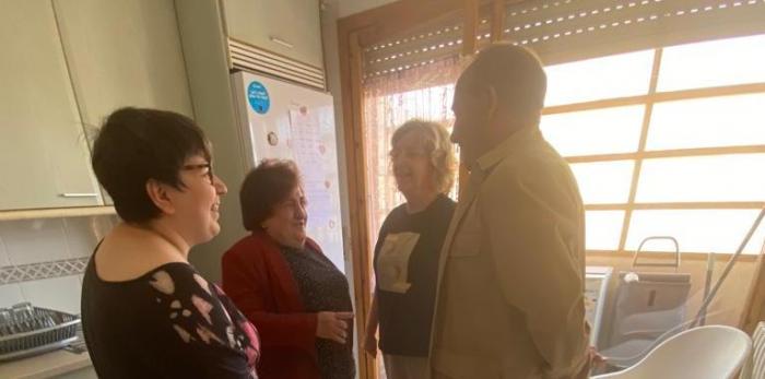 La consejera María Victoria Broto visita el proyecto “Mi Casa: una vida en comunidad”, de Plena Inclusión