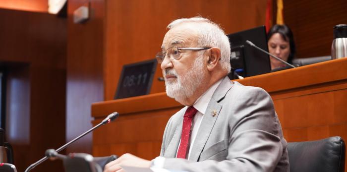 El gerente del IASS, Ángel Val, ha expuesto las prioridades del IASS esta legislatura