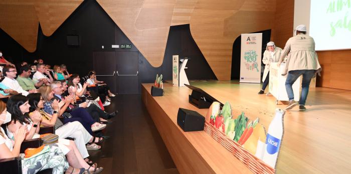 Olona participa en la entrega de los premios del 'II Foro Interescolar de las frutas, verduras y leche de Aragón'
