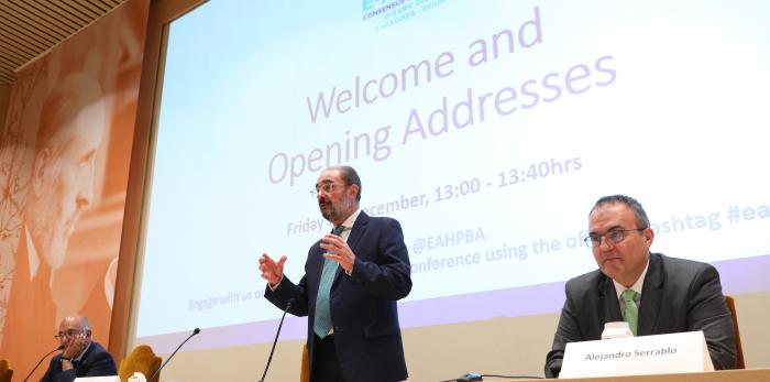 El presidente de Aragón, Javier Lambán, inaugura la "Conferencia de cáncer colorrectal"