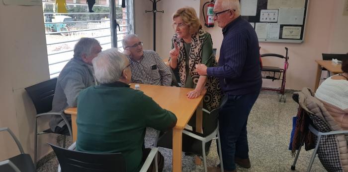 La consejera María Victoria Broto ha visitado el Hogar de personas mayores de Valdefierro (IASS)
