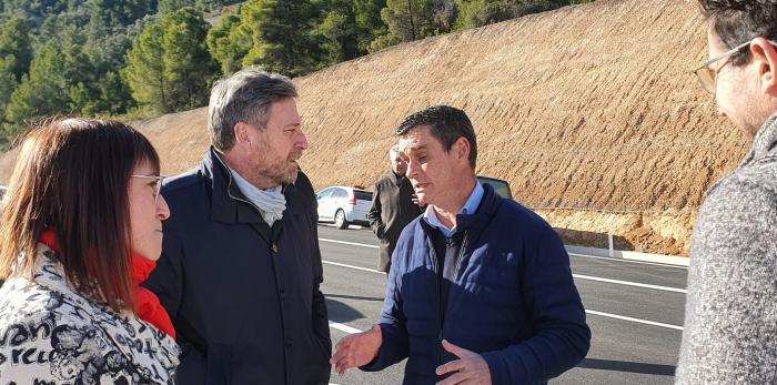 Inauguración del tramo de carretera que une las localidades de Torrevelilla y La Cañada de Verich