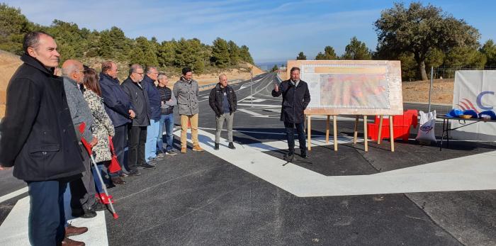 Inauguración del tramo de carretera que une las localidades de Torrevelilla y La Cañada de Verich