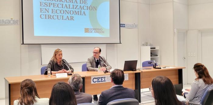 Marta Gastón y José Ignacio Díaz en el inicio del III Curso de Experto de Economía Circular