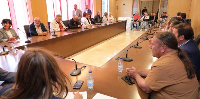 Lambán se reúne con representantes de los grupos Leader de Aragón