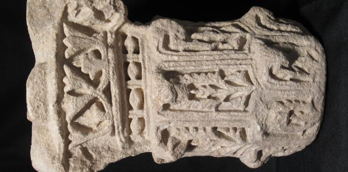 El Museo de Huesca incorpora a su colección un capitel islámico del siglo X-XI