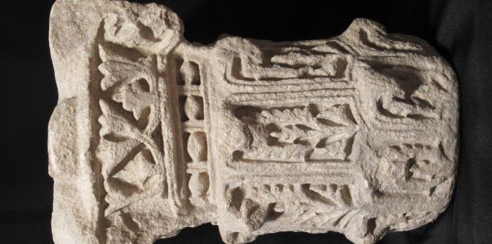 El Museo de Huesca incorpora a su colección un capitel islámico del siglo X-XI