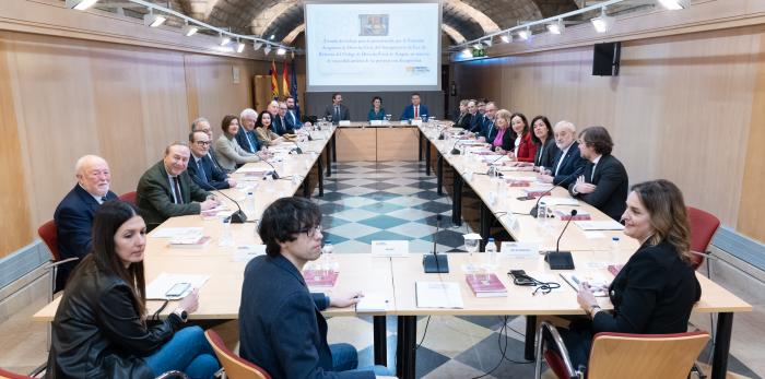 Image 1 of article El presidente de Aragón recibe a los miembros de la Comisión Aragonesa de Derecho Civil