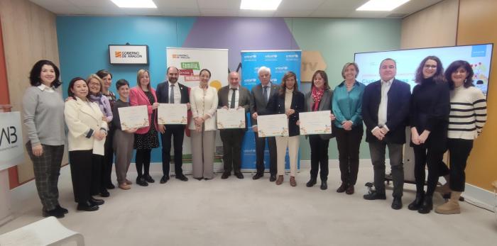 Entrega de reconocimientos de Ciudades Amigas de UNICEF en colaboración con el Gobierno de Aragón