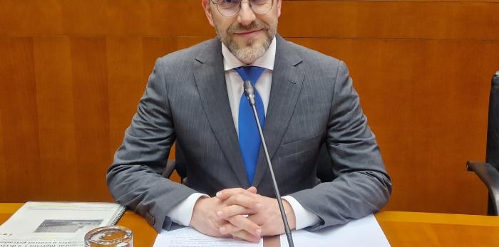El director general de Salud Mental del Gobierno de Aragón, Manuel Corbera, comparece en las Cortes de Aragón.
