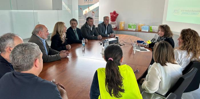 La vicepresidenta del Gobierno de Aragón ha visitado la empresa AMD