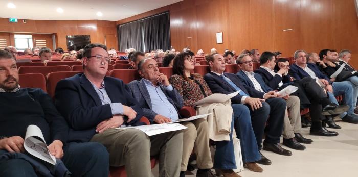 La exposición ha tenido lugar en el salón de actos de la Delegación Territorial del Gobierno de Aragón en Teruel.