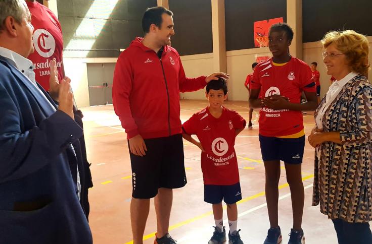 María Victoria Broto visita el Campus de la Fundación Basket Zaragoza en Albarracín
