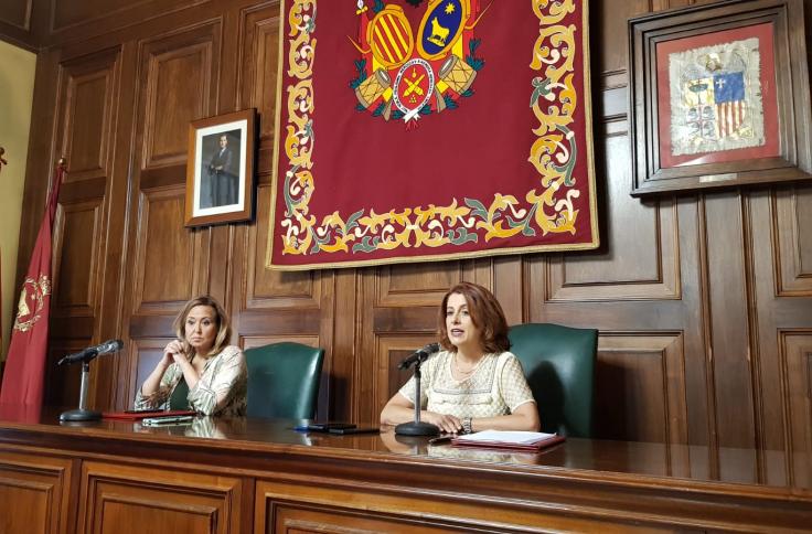 La consejera de Presidencia y Relaciones Institucionales, Mayte Pérez, firma hoy el convenio de colaboración entre el Gobierno de Aragón y el Ayuntamiento de Teruel