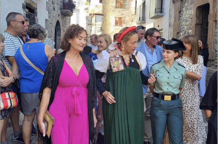 Marta Gastón participa en el Día del Traje Ansotano