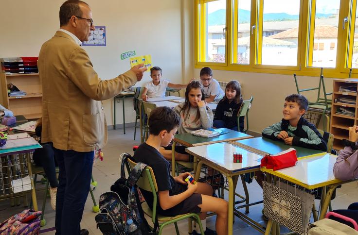 El consejero de Educación, Felipe Faci, visita el CEIP Asunción Pañart, en Aínsa