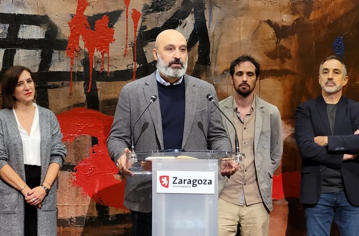 Víctor Lucea presentando El Barbero de Sevilla