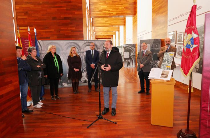 El presidente Javier Lambán inaugura a exposición ‘Viajeros y fotógrafos en San Juan de la Peña 1840-1980’, en San Juan de la Peña