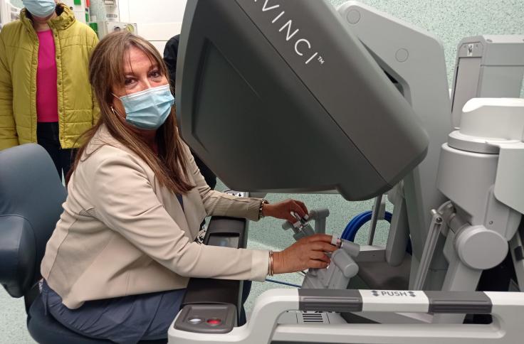 El robot Da Vinci realizará cirugías complejas de alta precisión en especialidades como Urología, Cirugía general y Ginecología.