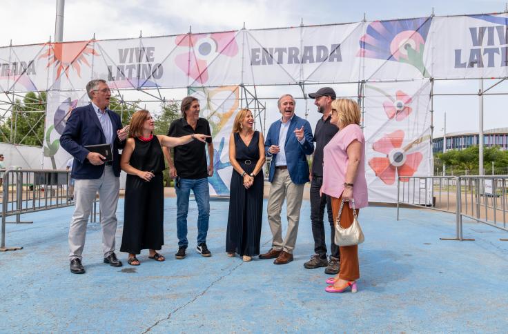 Jorge Azcón destaca la proyección de la imagen de Aragón y el impacto económico del festival Vive Latino