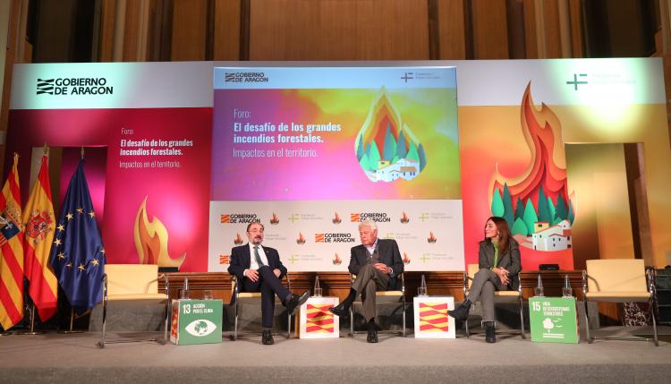 Felipe González y Javier Lambán inauguran el foro ‘El desafío de los grandes incendios forestales. Impactos en el territorio’