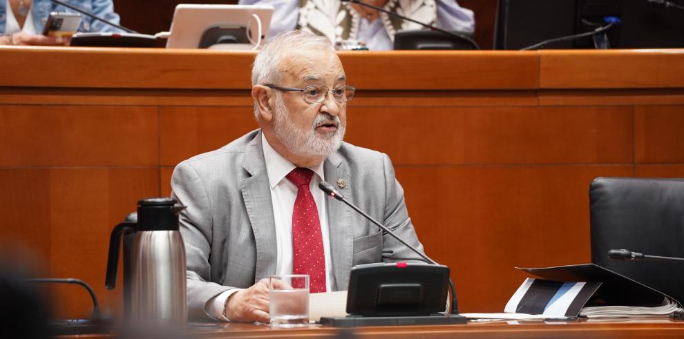 Ángel Val, gerente del IASS, ha expuesto las líneas generales del organismo autónomo esta legislatura