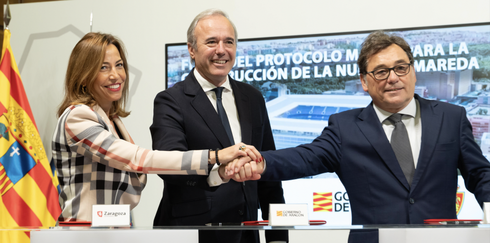 El Gobierno de Aragón, el Ayuntamiento de Zaragoza y el Real Zaragoza firman el protocolo para construir la nueva Romareda