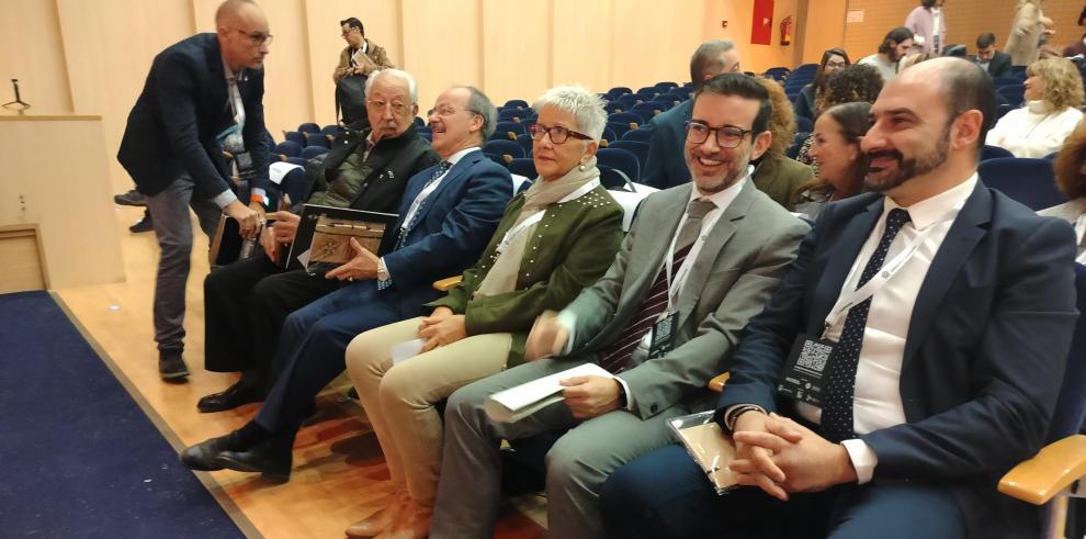 El director general de Comercio, Ferias y Artesanía del Gobierno de Aragón, Javier Camo, ha inaugurado el congreso junto al alcalde de Barbastro, Fernando Torres